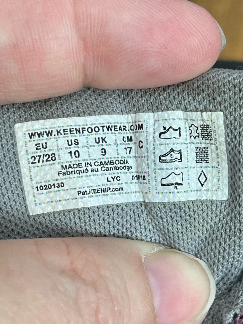 Keen girls size 10 targhee water proof hiking boots black and purple